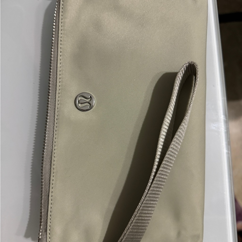 lululemon athletica Beige Toiletry Bag